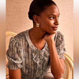 Cabi Ethereal Blouse size Medium